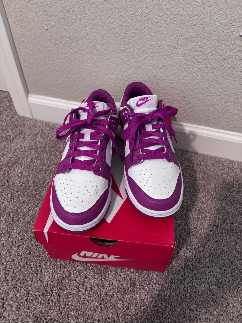 Nike Women’s Dunk Low - White & Magenta - Picture 2 of 6